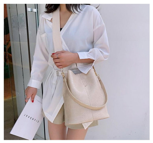 Ansloth Patchwork Shoulder Bag Women Crocodile Design Bucket Bag Ladies PU Leather Crossbody Bag Female Solid Color Bag HPS586